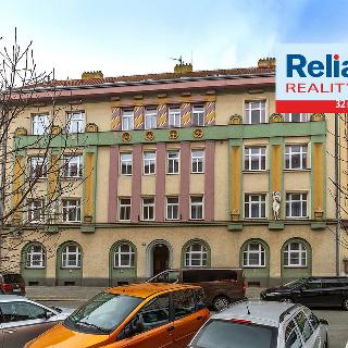 Prodej bytu 3+1 97 m² Hradec Králové, Mánesova