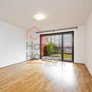 Prodej bytu 1+kk a garsoniéry 42 m² Praha, Korunní