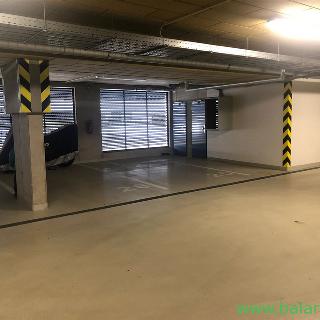 Pronájem parkovacího místa 16 m² Brno, Nad Přehradou