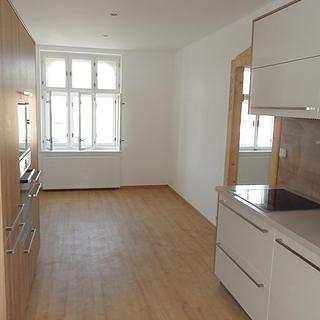 Pronájem bytu 3+1 102 m&sup2; Liberec