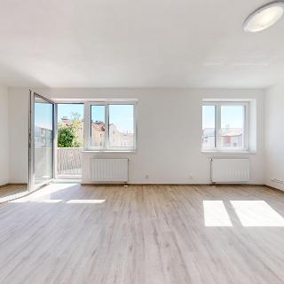 Pronájem bytu 1+kk a garsoniéry 27 m² Plzeň, Mikulášská