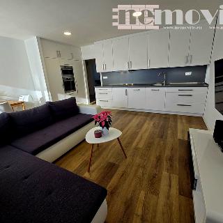 Prodej bytu 3+kk 69 m² Praha, Místecká