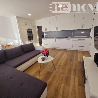 Prodej bytu 3+kk 69 m² Praha, Místecká