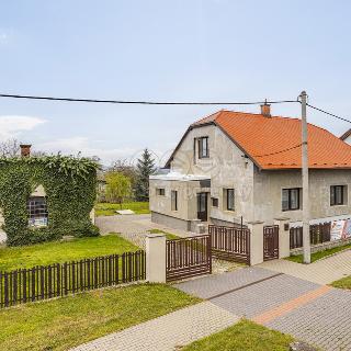 Pronájem rodinného domu 90 m² Všestary