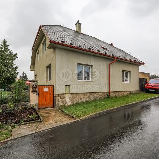 Prodej rodinného domu 240 m² Vroutek, Karlovarská