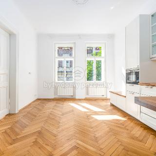 Prodej bytu 3+kk 83 m² Praha, U Santošky