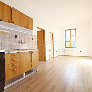 Pronájem bytu 3+1 90 m² Nový Bor, Gen. Svobody