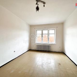 Pronájem bytu 3+1 95 m² Litvínov, náměstí Míru