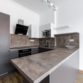 Prodej bytu 3+1 62 m² Karlovy Vary, Vítězná