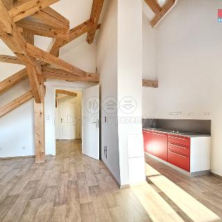 Pronájem bytu 2+kk 71 m² Studeněves