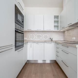 Pronájem bytu 3+kk 60 m² Praha, Thomasova