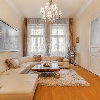 Prodej bytu 4+kk 112 m² Praha, Mělnická