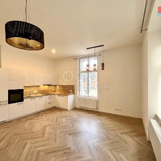 Pronájem bytu 3+kk 76 m² Liberec, Felberova