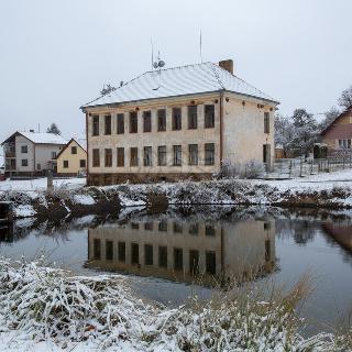 Prodej rodinného domu 440 m² Obrataň