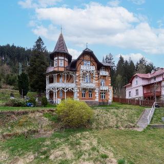 Pronájem bytu 3+1 100 m² Karlovy Vary, K Přehradě