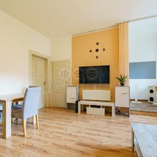 Prodej bytu 2+1 76 m² Cheb, Mánesova