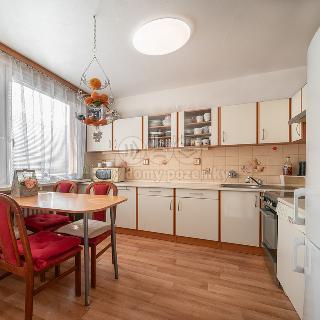 Prodej bytu 3+1 87 m² Benešov, Pražského povstání