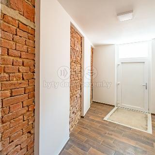 Prodej bytu 2+1 40 m² Lomnice, Tišnovská