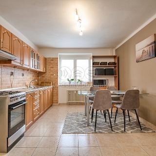 Pronájem bytu 2+1 57 m² Vsetín, Jasenická