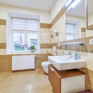 Prodej bytu 2+kk 64 m² Mariánské Lázně, Zeyerova