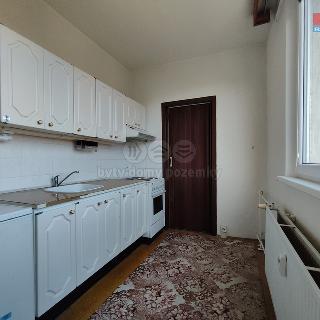 Pronájem bytu 3+1 70 m² Zlín, Na Honech III