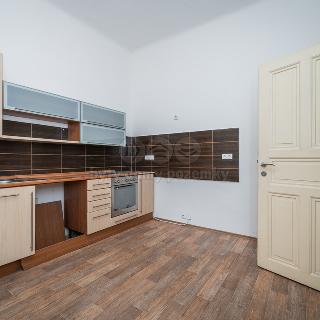 Prodej bytu 2+1 80 m² Praha, Elišky Peškové