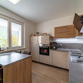 Prodej bytu 3+1 75 m² Cheb, Dřevařská