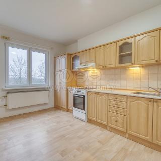 Prodej bytu 3+1 70 m² Sokolov, Karla Čapka