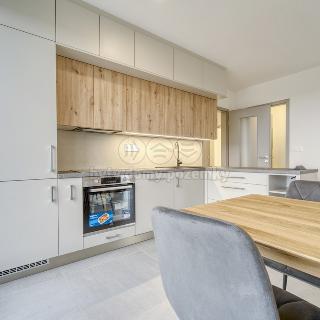 Pronájem bytu 2+kk 54 m² Plzeň, Pálavská