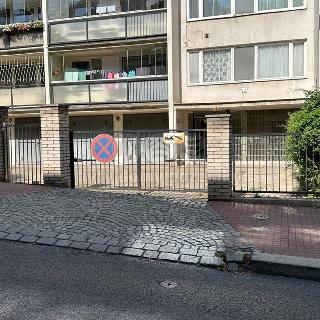 Pronájem garáže 22 m² Praha, Holečkova