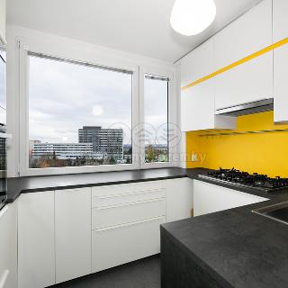 Pronájem bytu 3+1 70 m² Praha