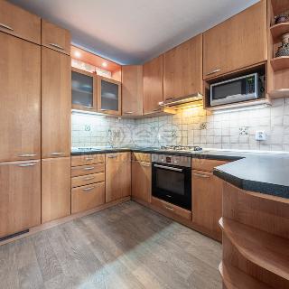 Pronájem bytu 3+kk 78 m² Praha, Pod strání