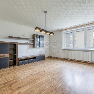 Pronájem bytu 3+1 85 m² Hromnice