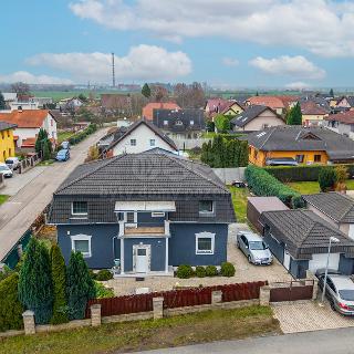 Prodej rodinného domu 254 m² Hovorčovice, Dolní