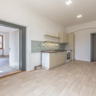 Prodej bytu 2+kk 65 m² Snědovice