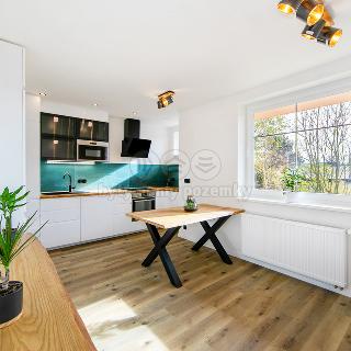 Prodej bytu 2+1 63 m² Chrášťany