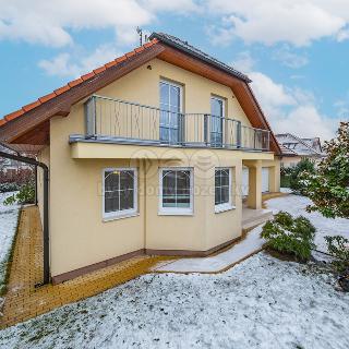 Pronájem rodinného domu 194 m² Praha