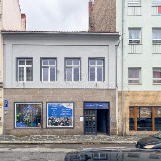 Pronájem bytu 1+kk a garsoniéry 65 m² Roudnice nad Labem, Náměstí Jana z Dražic