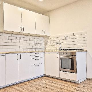 Pronájem bytu 2+kk 46 m² Ostrava, Nádražní