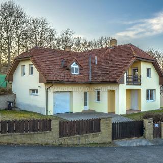 Pronájem rodinného domu 150 m² Bradlec, Okružní