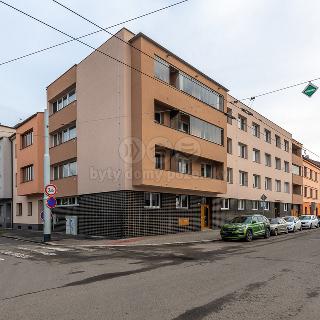 Pronájem bytu 1+1 38 m² Pardubice, Štrossova