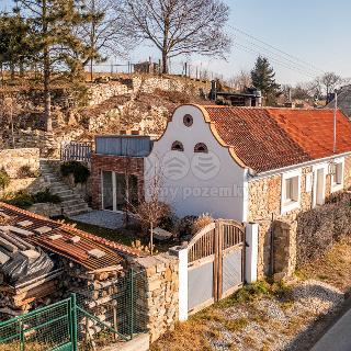 Prodej rodinného domu 87 m² Štěkeň, Kestřanská