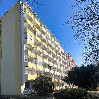 Pronájem bytu 1+kk a garsoniéry 31 m² Otrokovice, J. Valčíka