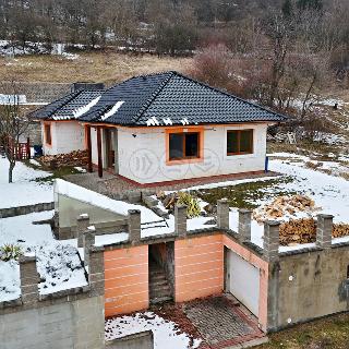 Prodej rodinného domu 140 m² Domoušice