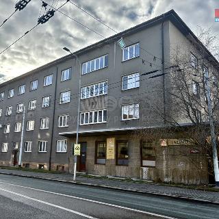 Pronájem bytu 2+1 70 m² Pardubice, Štrossova