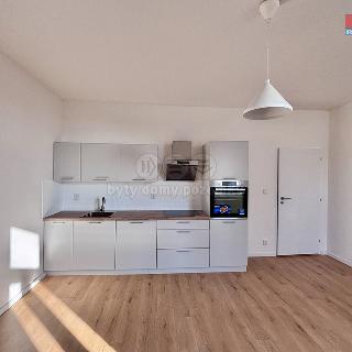 Pronájem bytu 1+kk a garsoniéry 31 m² Zákupy, Nádražní