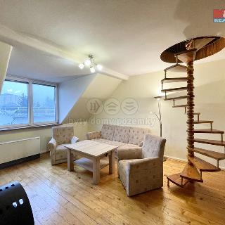 Pronájem bytu 3+1 75 m² Karlovy Vary, Dlouhá