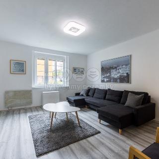 Pronájem bytu 2+kk 37 m² Karlovy Vary, Kvapilova