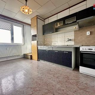 Pronájem bytu 2+1 70 m² Blatná, B. Němcové