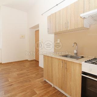 Pronájem bytu 1+kk a garsoniéry 38 m² Česká Lípa, Pod Holým vrchem